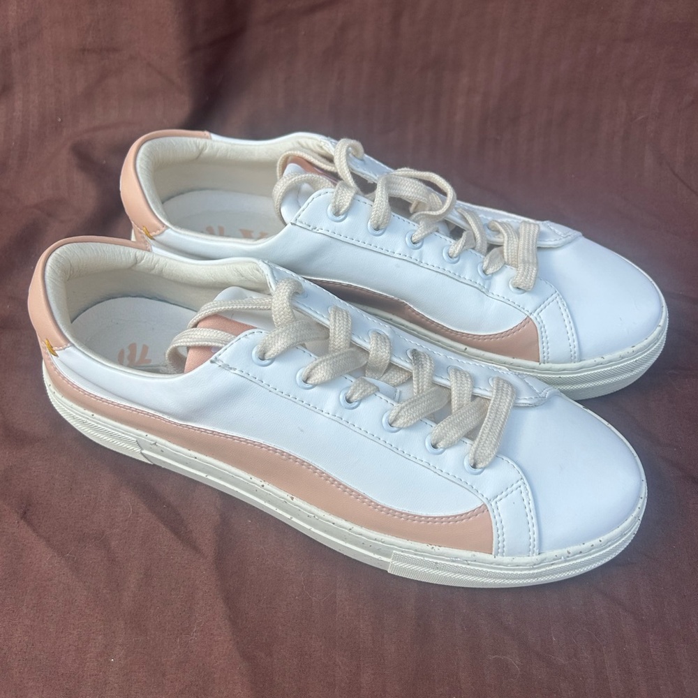 NWOT Soludos YEBO Size 9 Sneakers